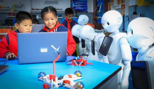 La estrategia del Ministerio de Educación de China incluye más de 184 escuelas piloto y la colaboración con universidades y empresas tecnológicas para crear laboratorios de IA. Foto: VCG