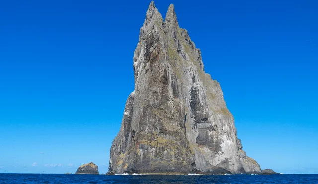 La pirámide de Ball es considerada la isla volcánica más alta del mundo. Foto: Expedia.com.