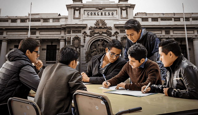 Entre las carreras mas innovadora esta Ingeniería de Inteligencia Artificial y Sistemas, que se implementará en 3 universidades de Puno. Foto: Composición LR.