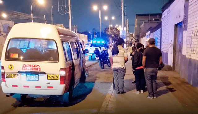 Combi atacada. Unidad de la empresa San Juanito donde fue herido Celestino Huarhua. Foto: La República