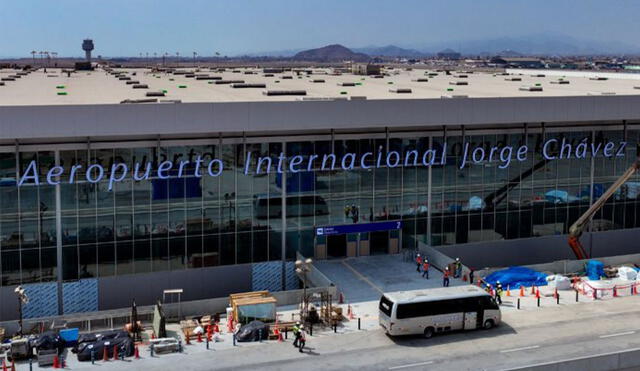 Despliegan efectivos en vías de acceso a nuevo aeropuerto Jorge chávez. Foto: Andina