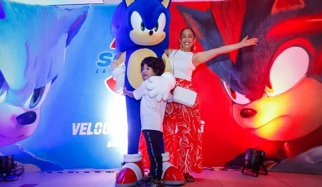 Nelly Rossinelli. La famosa jurado de la TV.  asistió con su hijo menor al avant premiere de Sonic 3. Foto: difusión