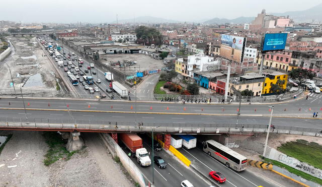 Cierre de la Vía Evitamiento será de forma parcial durante la madrugada. Foto: Andina