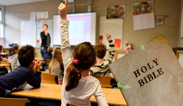 La controversia ha llevado a un debate más amplio sobre el papel de la religión en la educación pública. Foto: Univisión