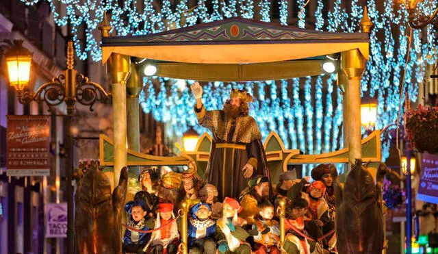 Antes de dirigirse al balcón de la Casa Consistorial, los tres Reyes Magos harán una visita al Belén. Foto: ZARAGOZALA.com.