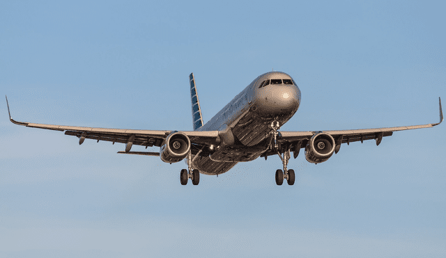 Un Boeing 737 MAX 8 de United Airlines estuvo en el Aeropuerto de Renton el 25 de enero de 2024. Foto: Flickr