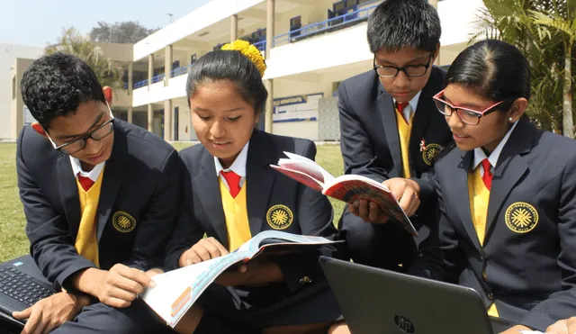 La iniciativa buscaría que la educación de estudiantes talentosos se base en el mérito y sea accesible para todos, sin importar su origen geográfico. Foto: Andina.