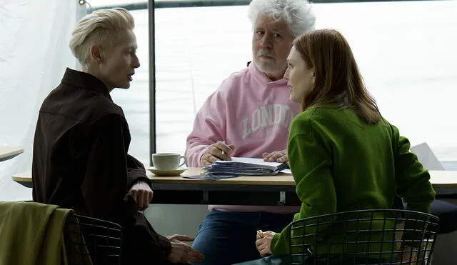 Tilda Swinton, Pedro Almodóvar y Julianne Moore.