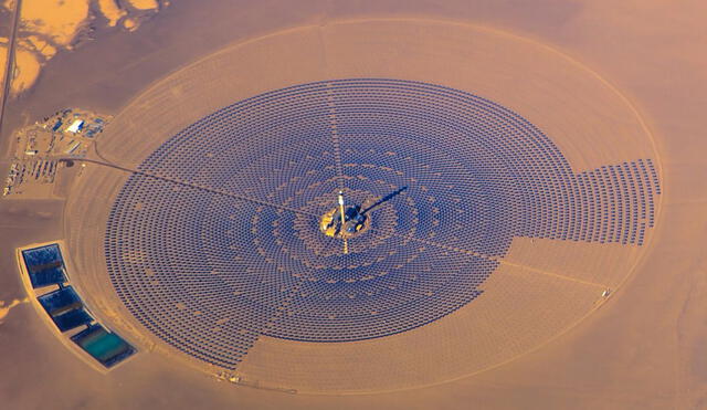 Crescent Dunes fue una de las plantas de energía solar concentrada más grandes de Estados Unidos. Foto: Atlas Obscura