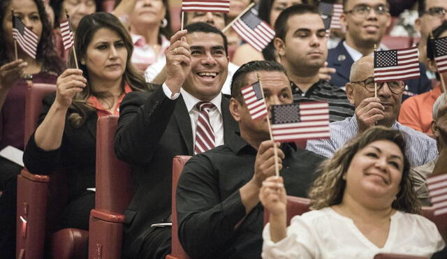 Los inmigrantes deben cumplir con criterios específicos para adquirir la ciudadanía americana en 2025. Foto: The Nevada Independent