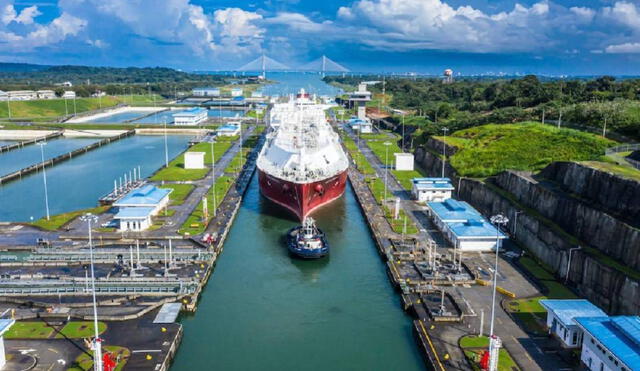 El Canal de Panamá, inaugurado en 1914, es un símbolo de ingeniería y comercio global, pero su historia está marcada por tensiones entre Estados Unidos y Panamá sobre la soberanía. Foto: Revista Estrategia y Negocios