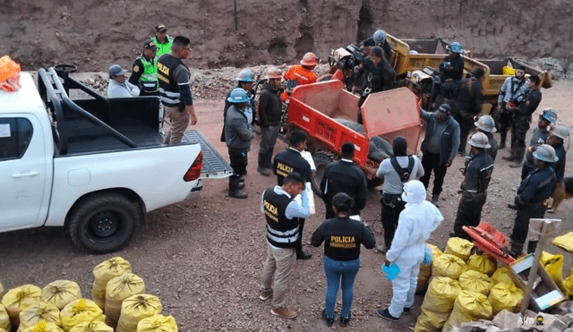 Los cuerpos de mineros fueron recuperados luego de un día de búsqueda. Foto: Difusión