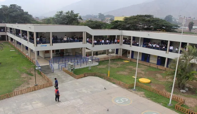 Coar brinda educación de calidad a estudiantes sobresalientes de tercero de secundaria. Foto: La República