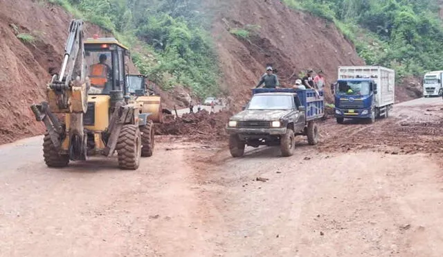 Los huaicos provocaron serios daños en la infraestructura vial de diversas carreteras en el Perú. Foto: composición LR/Andina