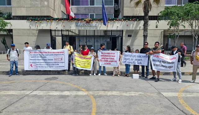 La Asociación de Hemofilia del Hospital Rebagliati hizo un llamado urgente a las autoridades nacionales e internacionales para frenar esta adquisición. Foto: La República