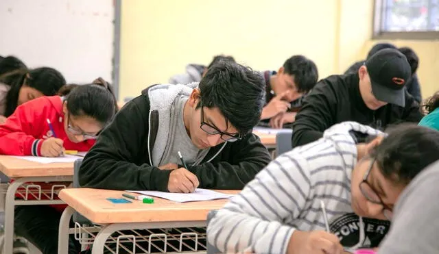 Jóvenes pueden postular a universidades desde el 9 de enero. Foto: Andina