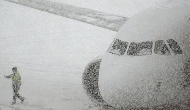 Debido a las fuertes nevadas, el aeropuerto de Atlanta se vio obligado a suspender operaciones. Foto: Aviación del día