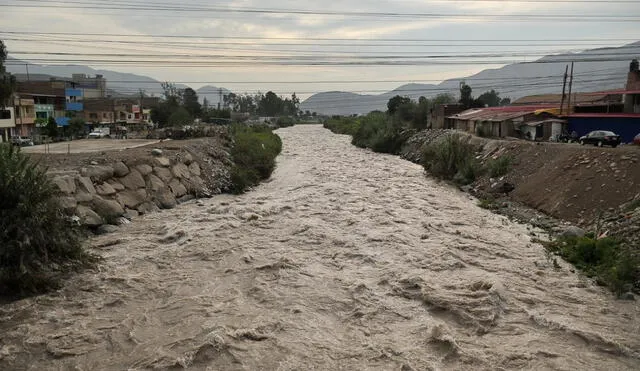 El río Rímac muestra un gran volumen desde hace días. Vecinos temen que se desborde: Foto Miguel Vásquez