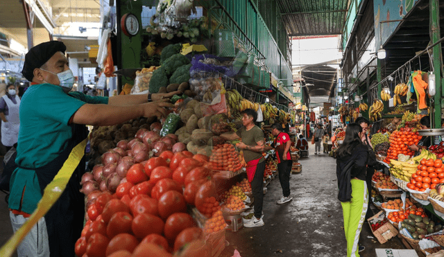 Produce busca mejorar la infraestructura de los mercados en Perú. Foto: composición LR/Andina