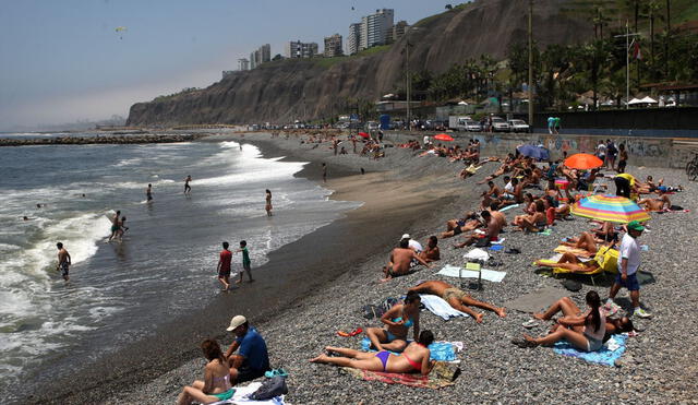 Al sur. La playa San Bartolo en Lima califica como saludable según el portal Verano Saludable del Minsa tras una reciente inspección del 9 de enero. Foto: LR