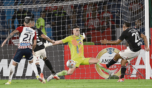 La última vez. Universitario de Deportes recordó el duelo copero contra Junior de la Copa Libertadores 2024 (1-1) cuando el VAR le anuló este gol a Valera. Foto: difusión