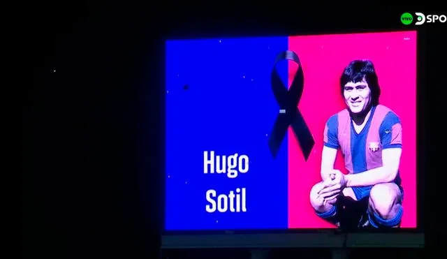 Previo al partido entre Barcelona vs Real Betis se realizó un minuto de silencio por Hugo 'Cholo' Sotil. Foto: captura/DSports