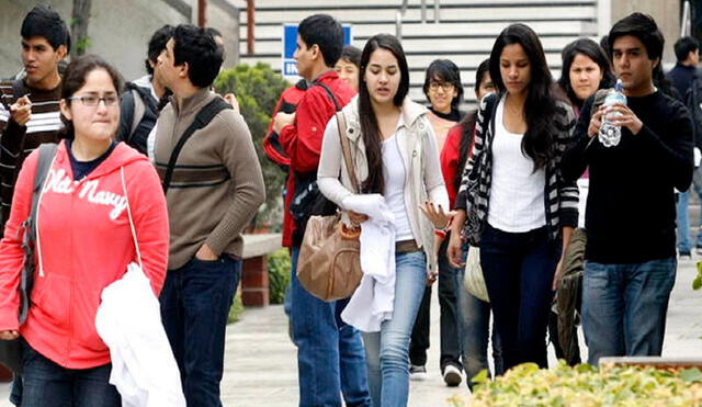 Jóvenes deben evaluar recomendaciones para escoger una universidad. Foto: La República