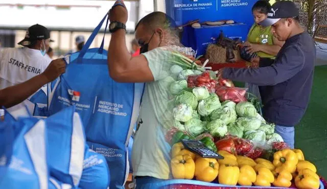 Las Agroferias en Panamá benefician a miles de familias con productos a bajo precio. Foto: composición LR/ Panamá