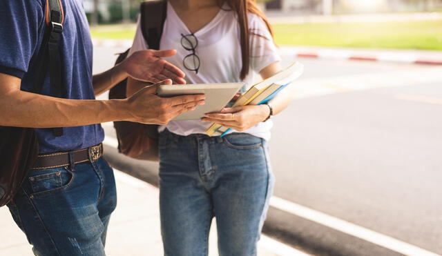 Jóvenes que deseen estudiar inglés deberán inscribirse a la página de la municipalidad. Foto: difusión