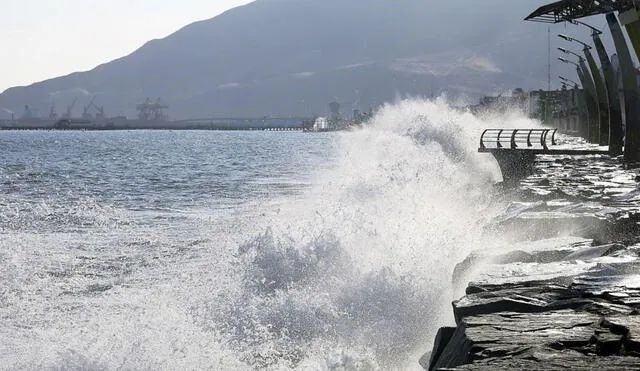 Alerta por oleajes anómalos en el litoral peruano emitida por la Marina de Guerra del Perú. Foto: Andina