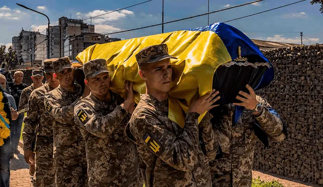 La repatriación de soldados ucranianos representa un esfuerzo humanitario importante en medio del conflicto. Foto: AFP.