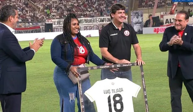 Jean Ferrari junto a la esposa de Luis Tejada, panameño exjugador de Universitario. Foto: captura/GolPerú