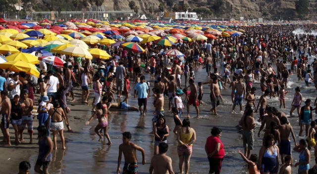 El impacto del derrame de más de 12 mil barriles de crudo sigue siendo visible en el litoral peruano, evidenciando la falta de acción efectiva por parte de las autoridades y la empresa responsable. Foto: Difusión