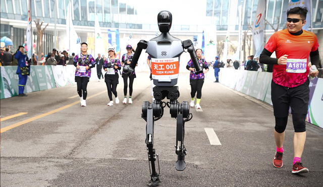 Con Tiangong, China lidera los avances en robótica al presentar un robot humanoide eléctrico, accesible y personalizable. Foto: composición LR/X