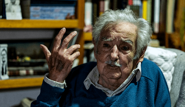 En la entrevista, Mujica también alertó sobre el ritmo de vida actual y la importancia de encontrar tiempo para disfrutar de la existencia. Foto: AFP.