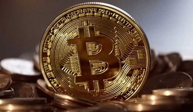 Bitcoin en Banco Nacional Checo. Foto: Pexels