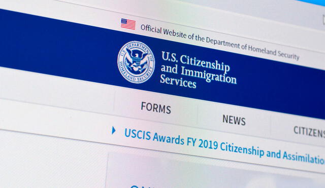 USCIS publica una tabla de tarifas actualizada en su sitio web, donde puedes consultar los costos de cada trámite. Foto: USCIS