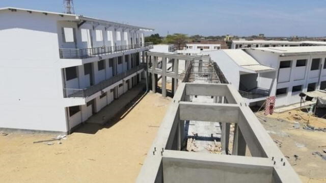 Infraestructura del colegio Carlos Salaverry, ubicada en la provincia de Sullana, Piura.