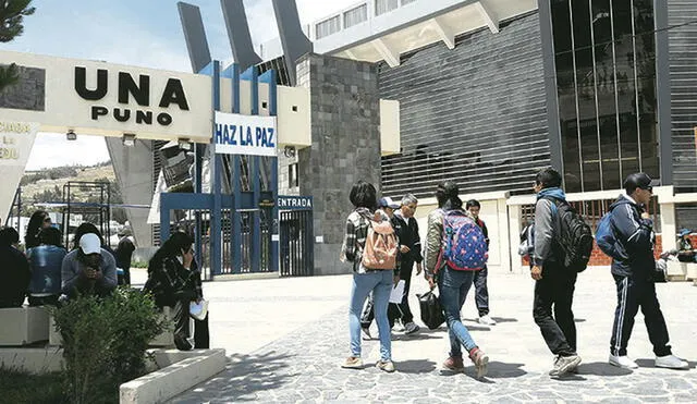 Decenas de estudiantes rindieron su examen Extraordinario 2025 en la UNA Puno. Foto: Una Puno   