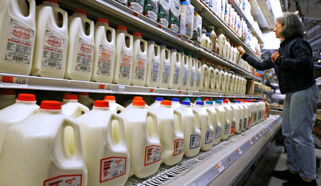 La FDA ha retirado una leche en los supermercados de EE. UU. debido a contaminación. Foto: Los Ángeles Times