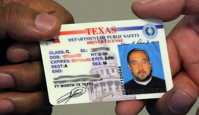 Licencia de conducir en Texas. Composición: L/CNN