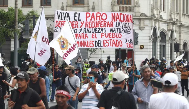 Transportistas protestaron en la plaza San Martín. Crédito: Félix Contreras.