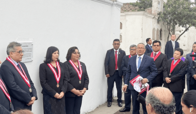 Durante la celebración, Correa Castro rindió homenaje al primer presidente de la Corte Suprema.