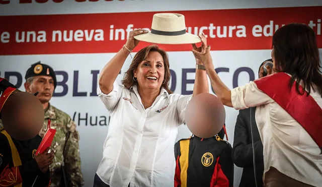 Dina Boluarte le indico a la ciudadanía que pueden verla por Tiktok. Foto: Presidencia