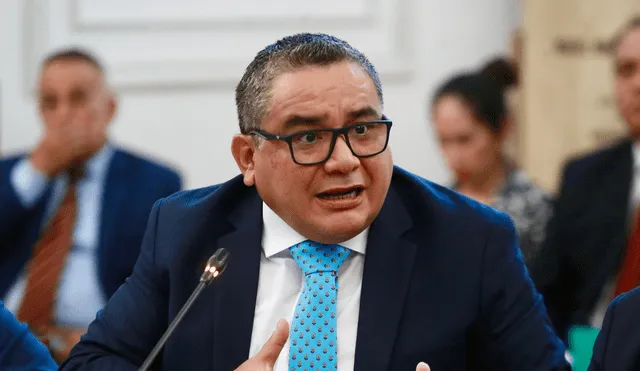 Santiváñez representó a los exagentes Miguel Salirrosas y Eber Juárez Moya, sentenciados por integrar una red criminal dedicada a la extorsión y el sicariato en Trujillo. | Foto: Mininter. Santiváñez representó a los exagentes Miguel Salirrosas y Eber Juárez Moya, sentenciados por integrar una red criminal dedicada a la extorsión y el sicariato en Trujillo. | Foto: Mininter.