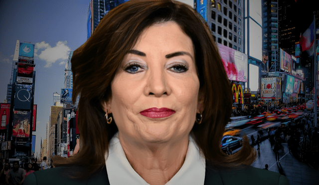 La ley de Kathy Hochul establece que los conductores con cuatro condenas por alcohol o drogas perderán su licencia en Nueva York. Foto: composición LR/AFP/Expedia La ley de Kathy Hochul establece que los conductores con cuatro condenas por alcohol o drogas perderán su licencia en Nueva York. Foto: composición LR/AFP/Expedia