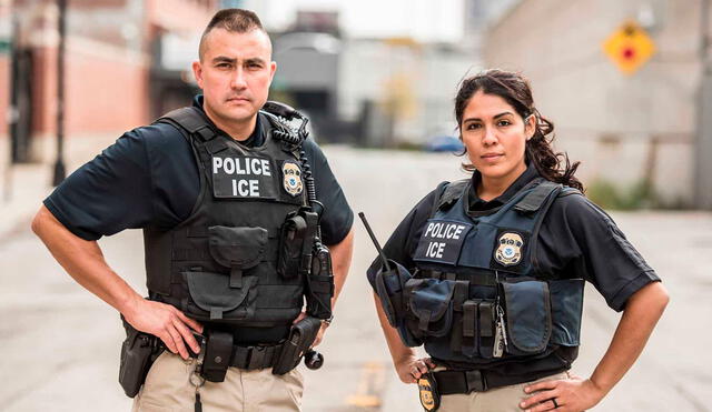 Los agentes del ICE no tienen requerido desarrollar una evaluación antes de ser contratado. Foto: La Vanguardia USA Los agentes del ICE no tienen requerido desarrollar una evaluación antes de ser contratado. Foto: La Vanguardia USA