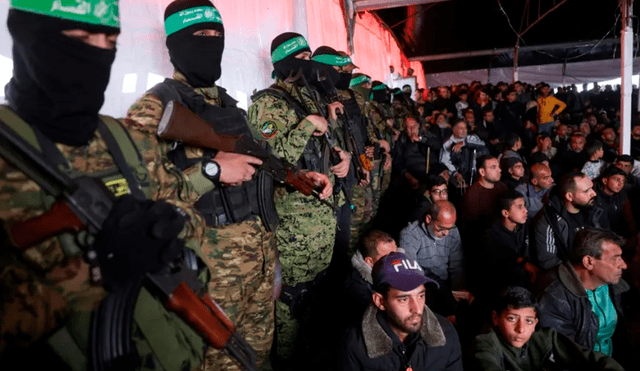 Hamás propone liberar a rehén y devolver cuerpos de cautivos en intento por prolongar tregua en Gaza. Foto: AFP Hamás propone liberar a rehén y devolver cuerpos de cautivos en intento por prolongar tregua en Gaza. Foto: AFP