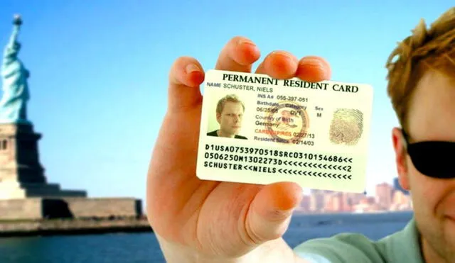 Conoce los 5 motivos por los que te pueden quitar la Green Card en Estados Unidos. Foto: CNN Conoce los 5 motivos por los que te pueden quitar la Green Card en Estados Unidos. Foto: CNN