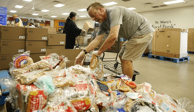 California entregó alimentos en marzo para los residentes sin importar su estatus migratorio. Foto: El País California entregó alimentos en marzo para los residentes sin importar su estatus migratorio. Foto: El País